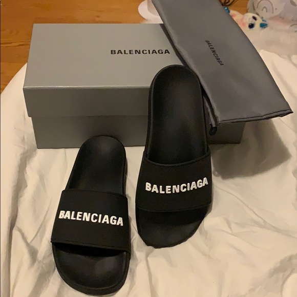 Balenciaga Slides - Picture 2 of 4